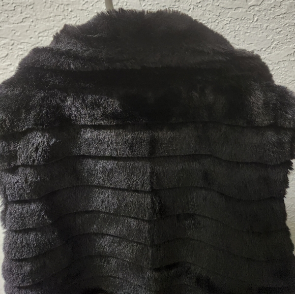 KATYDID Black faux fur lined zip up best, collard fur vest, black fur outerwear - Picture 6 of 14